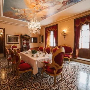  Bed and breakfast Andalusian Palace